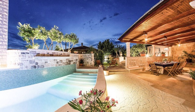 Hidden Gem, Dalmatia, heated pool, near the beach