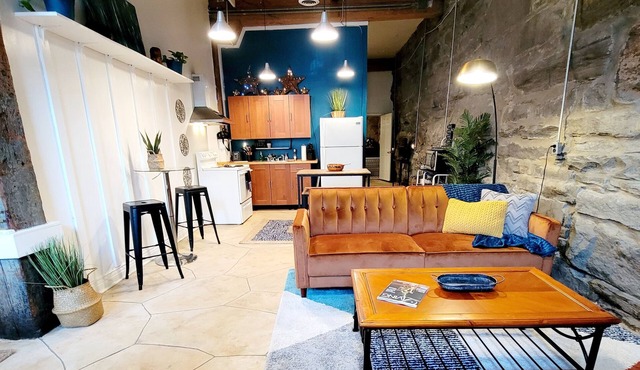Hidden~GEM|Downtown|EntireStudio|FREE PARKING-PET FRIENDLY
