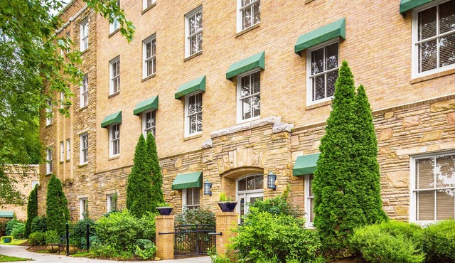 Hidden Gem: Historic Luxury Stay in Biltmore Village.
