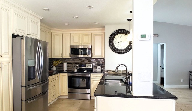 Hidden Gem Home in Sarasota w/amenities by UTC Mall and Siesta Key
