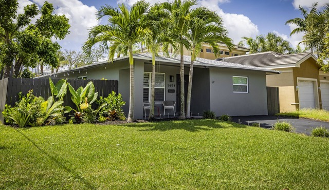 Hidden Gem in Fort Lauderdale area! Beautiful 3 BDR/2 BATH centrally located!