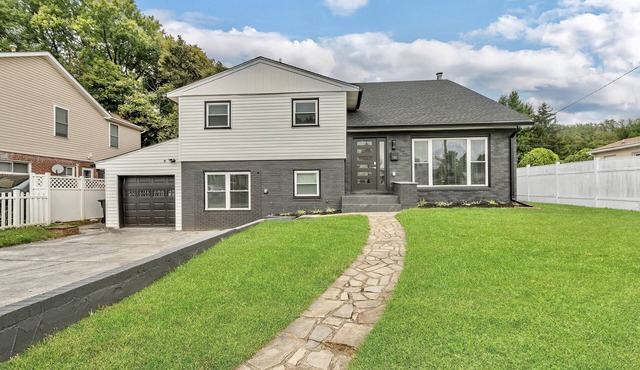 Hidden gem in quiet neighborhood with pool and hot tub