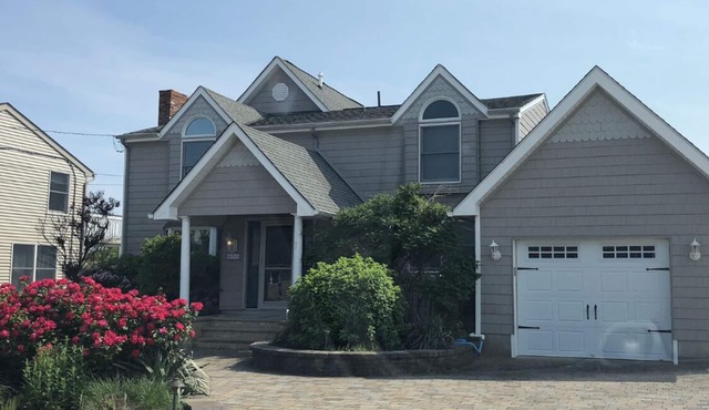 * Hidden Gem In Ship Bottom NJ, 5 bedroom, 2 Bath house