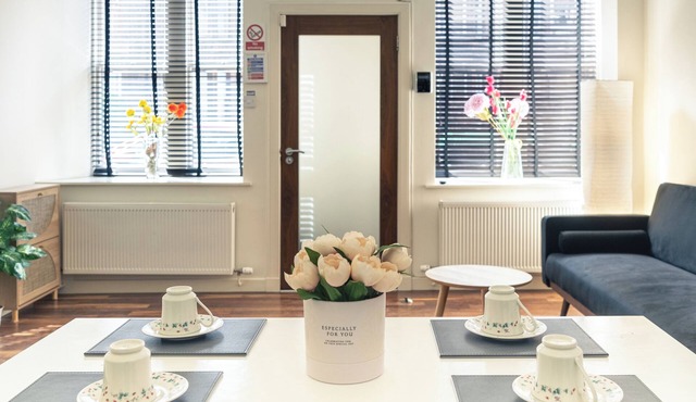 Hidden Gem in the Heart of the City, Freshly Renovated, Entire Apartment!