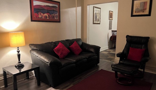 Hidden Gem: Lower Level 1BR Apartment #2