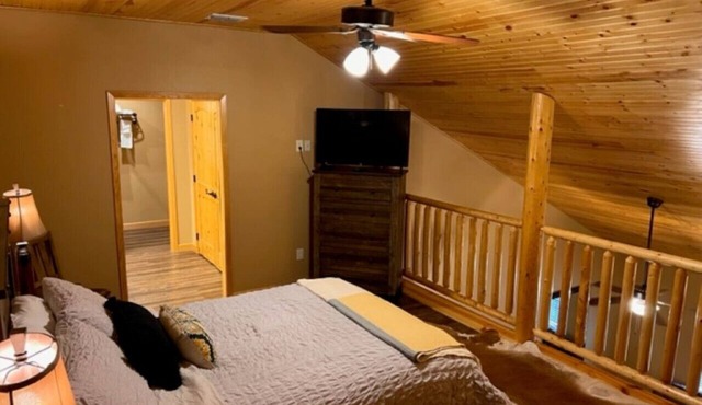 Hidden Gem Luxury Condo nestled in Gruene- A16