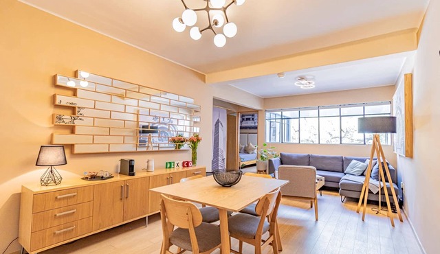 Hidden gem near WTC | Bright & Chic