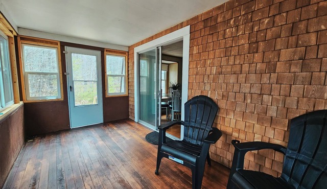 Hidden Gem Near Castle in the Clouds [Pet Friendly-WiFi-Enclosed Private Porch]