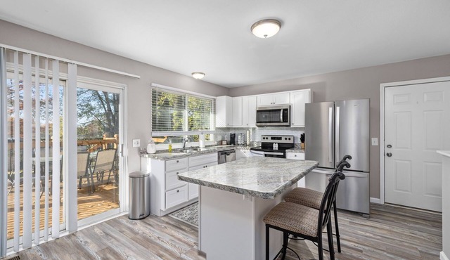 Hidden Gem on Hillview * 4BD * Games * Good Vibes