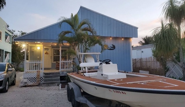 Hidden Gem on pond with access to gulf and ocean