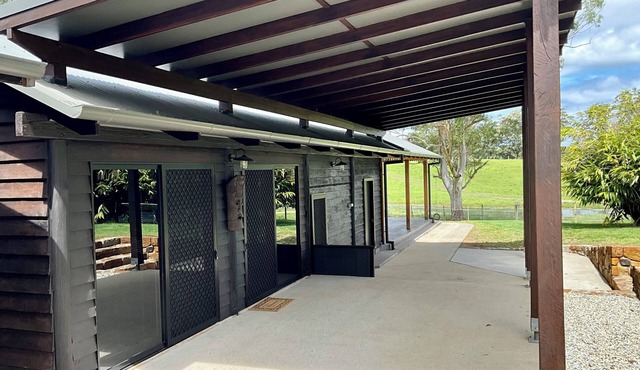 Hidden Gem, Unique Rural barn on acreage yet 5 minutes to beautiful Valla Beach