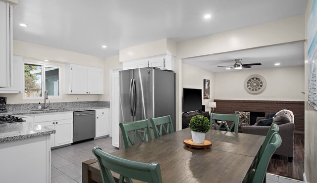 Hidden Gem Upgraded 4/2 in NW Fresno w RV Parking