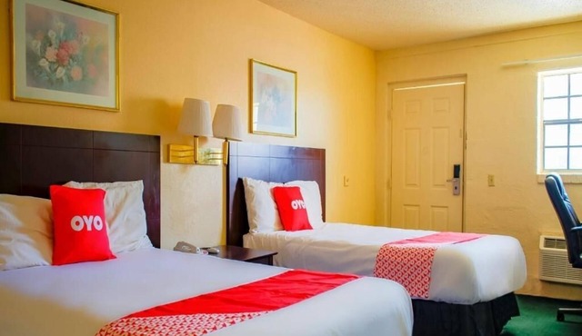 Hidden Gem With Parking Close To Restaurants And Outdoor Walks