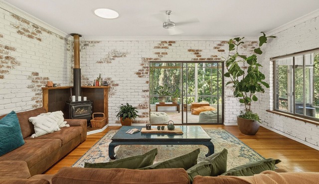 Hidden Grove @ Burringbar