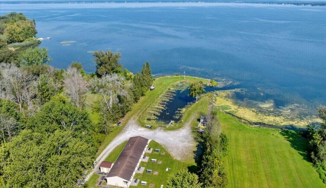 Hidden Harbor Marina, The Entire Property (Sleeps 16) - Oneida Lake's Premier Fishing Getaway