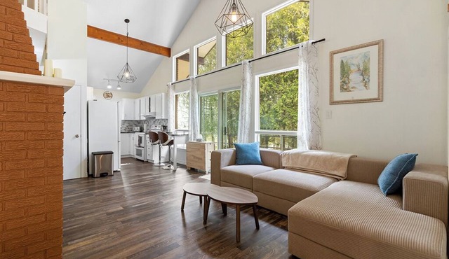 Hidden Haven Cottage: The Perfect Family Getaway for Fun and Relaxation!