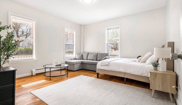 Hidden Haven - Harvard, Assembly Row, Pool Table, Parking!