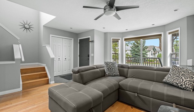 Hidden Haven - Renovated 3Bdrm 2.5Bath in Quiet Neighborhood