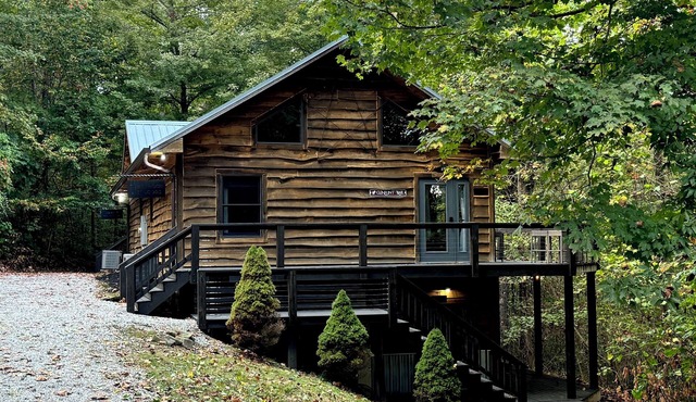 "Hidden Haven" Suite @Rustic Retreat Cabin - firepit & sauna