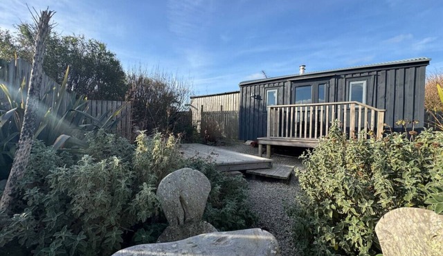 Hidden Hut Shepards Hut Sleeps 2