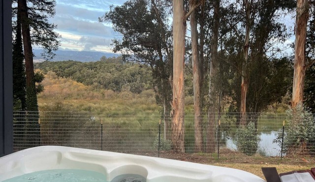 Hidden Lake House With Hot Tub & Views