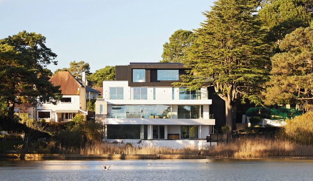 Hidden Lake - Indoor Pool + Sauna + Football Pitch
