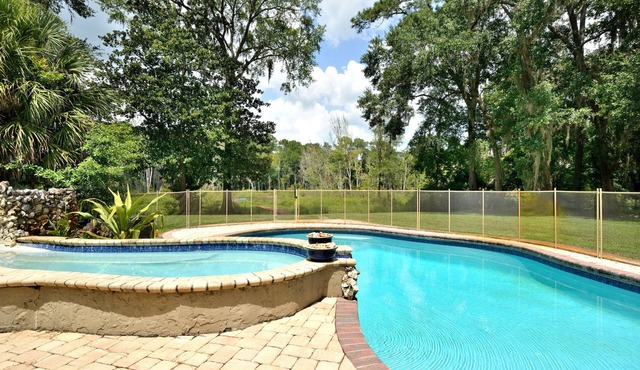 Hidden Lake Vacation Club AND Carriage House - Sleeps 18!