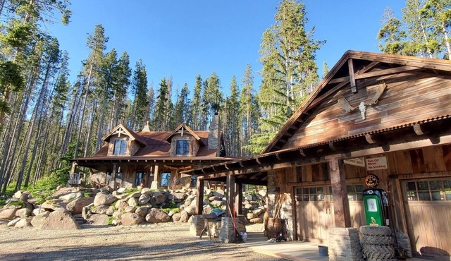 “Hidden Luxurious slice of Heaven”Hike and explore Montana from the back door!