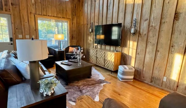 Hidden Oaks Homey Cabin #6