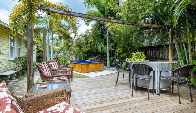 Hidden Oasis #1, just a few minutes to the beaches