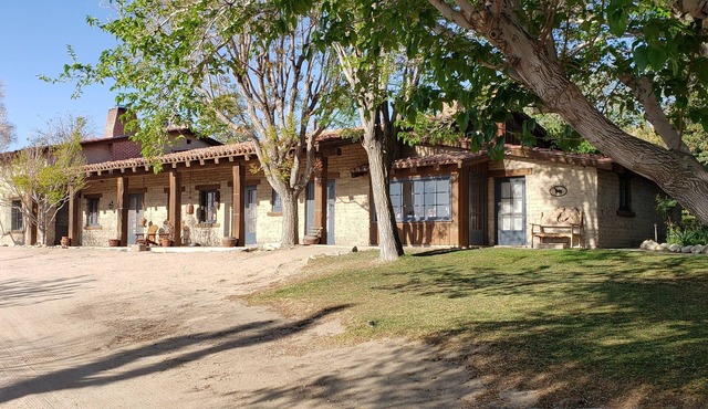 Hidden oasis resort perfect for groups, reunions & gatherings. Sleeps 48!