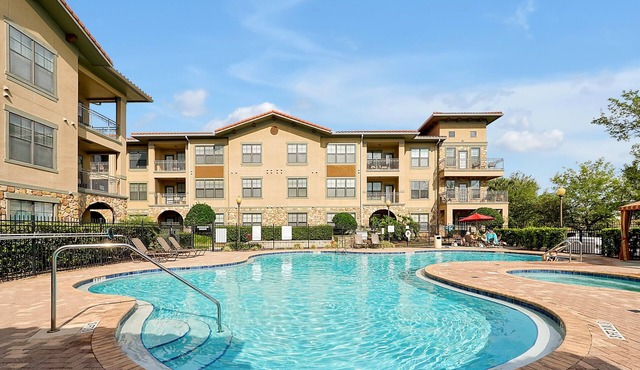 Hidden Paradise in Bella Piazza | Lake View