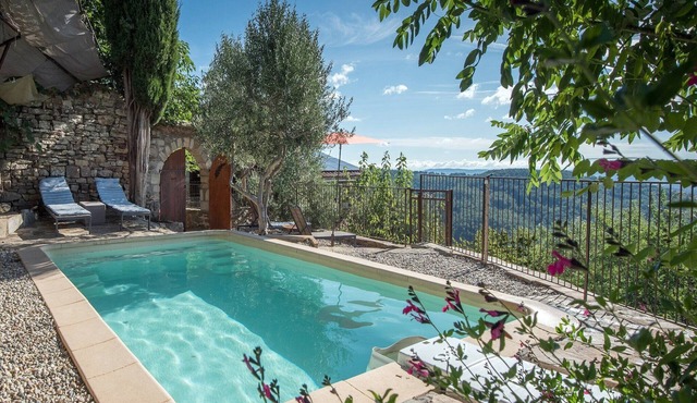 Hidden Retreat in Chassiers