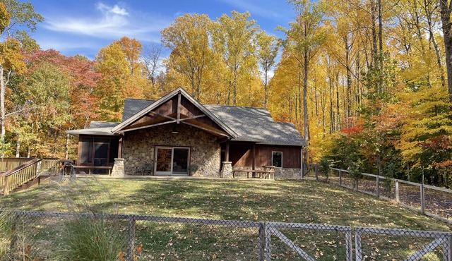Hidden Retreat on 30 Wooded Acres 5 Miles to Town