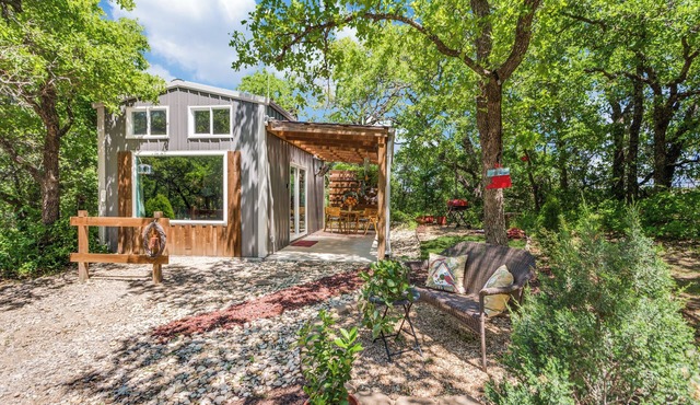 Hidden Treasure Harvest House Forest Getaway Weatherford, TX