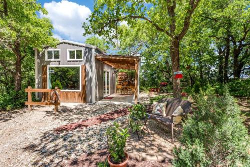 Hidden Treasure Harvest House Forest Getaway 30 Min. West of Fort Worth