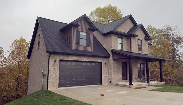Hidden View | Peaceful Neighborhood | Outdoor deck