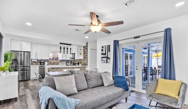 Hideaway 3 Bedrooms with Private Pool and Game Room