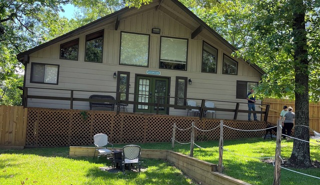Hideaway 3 BR w/Private Pool on wooded lot
