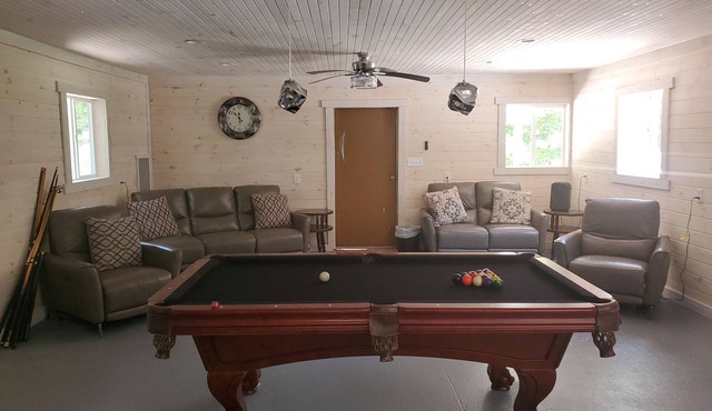 Hideaway by Lake Ouachita in the Buckville Area close to 3 boat ramps.