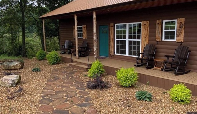 Hideaway Cabin by the Water-top of Appalachian Mountain, 2-Bedroom, 3-Full Baths