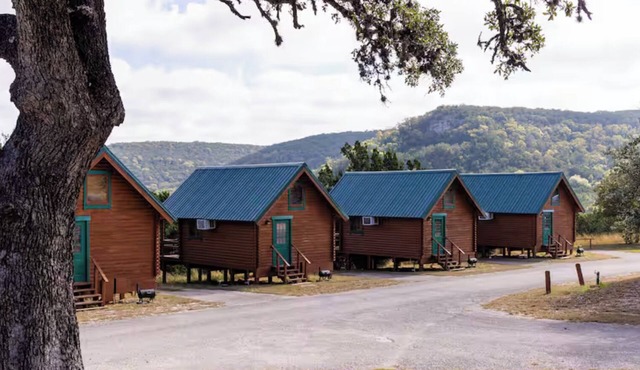 Hideaway Cabin: Texas Hill Country Resort/w Pool