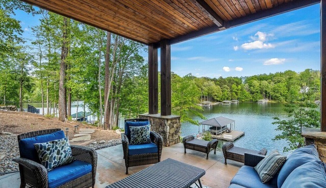 Hideaway Cove on Lake Keowee