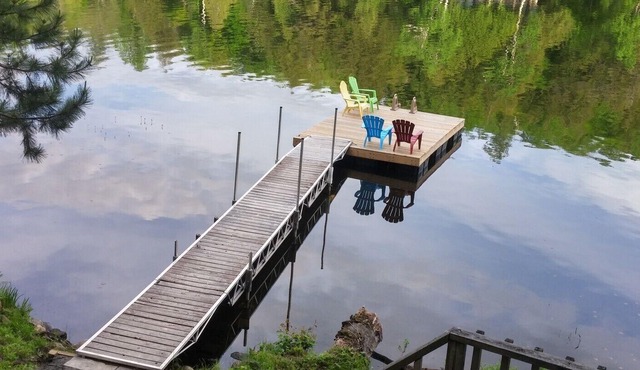 HIDEAWAY - COZY 2 BEDROOM WATERFRONT COTTAGE SPRING, SUMMER 2025 AVAILABILITY!