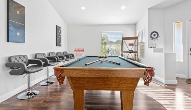 Hideaway Getaway - Newly Remodeled 3BR Vegas Home