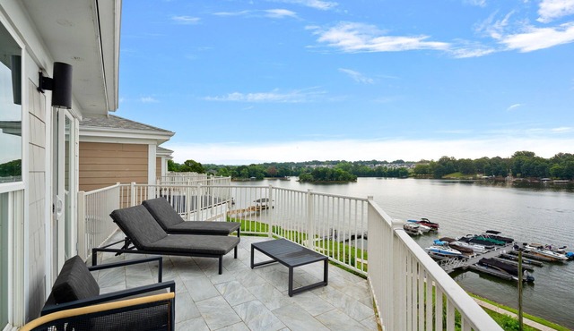 Hideaway Harbor by SoCharm | Beautiful Waterfront Condo