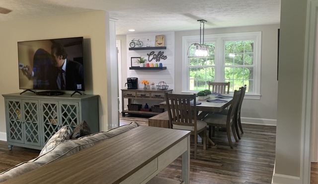 Hideaway Hill - the peacefulness you want within walking distance to downtown.