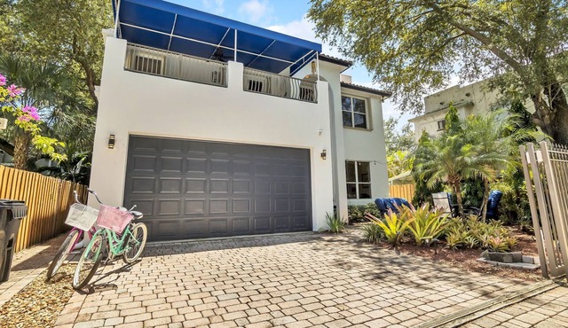 Hideaway House - Colee Hammock
