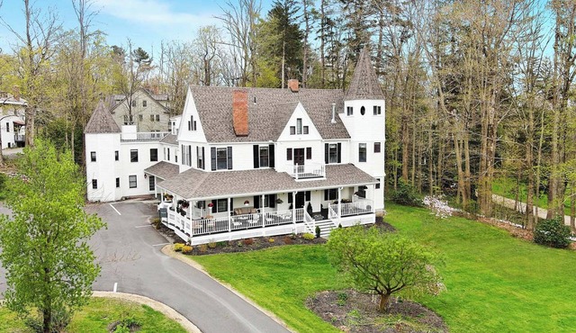 Hideaway Inn Lenox