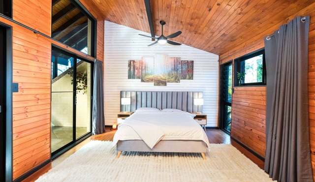 Hideaway on the Hill - Family Friendly Farm Animals